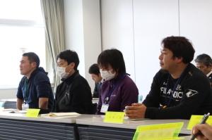 兵庫県議会総務常任委員会との意見交換会に参加する方々の写真