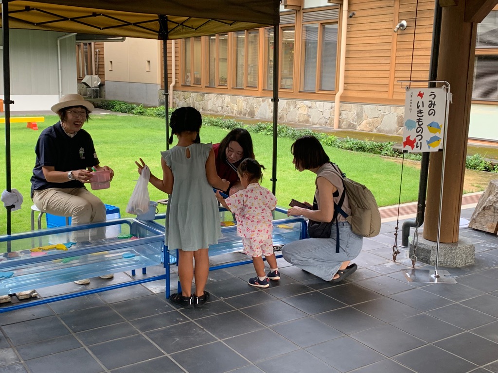 屋外でのイベントの様子