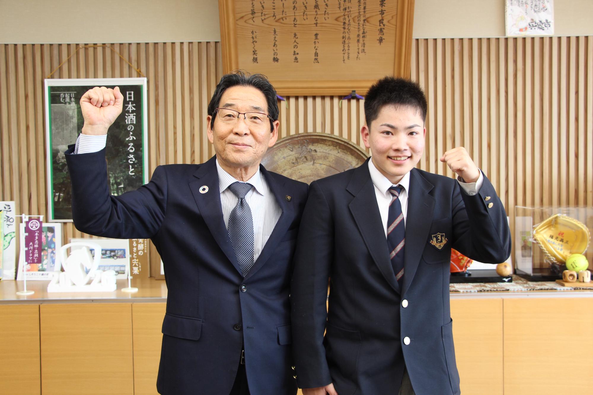 2月20日：カヌーで全国大会出場 伊和高の谷口澪鳳さんが市長を表敬の画像