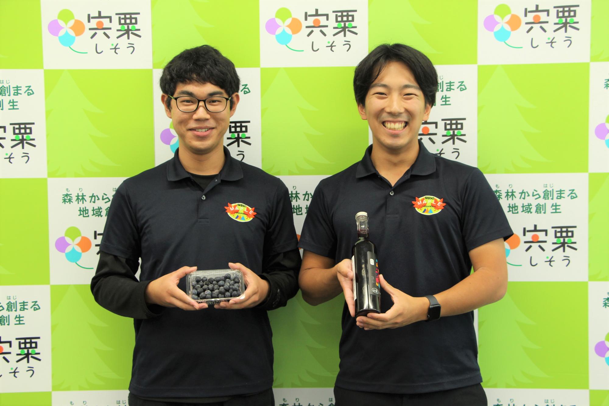 インターンを終えた東さん（左）と太田さん（右）の写真