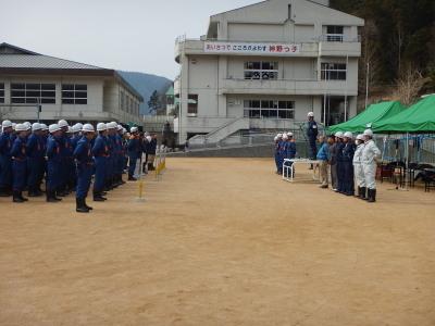 山崎防災訓練にて参加者を前に話す市長の写真
