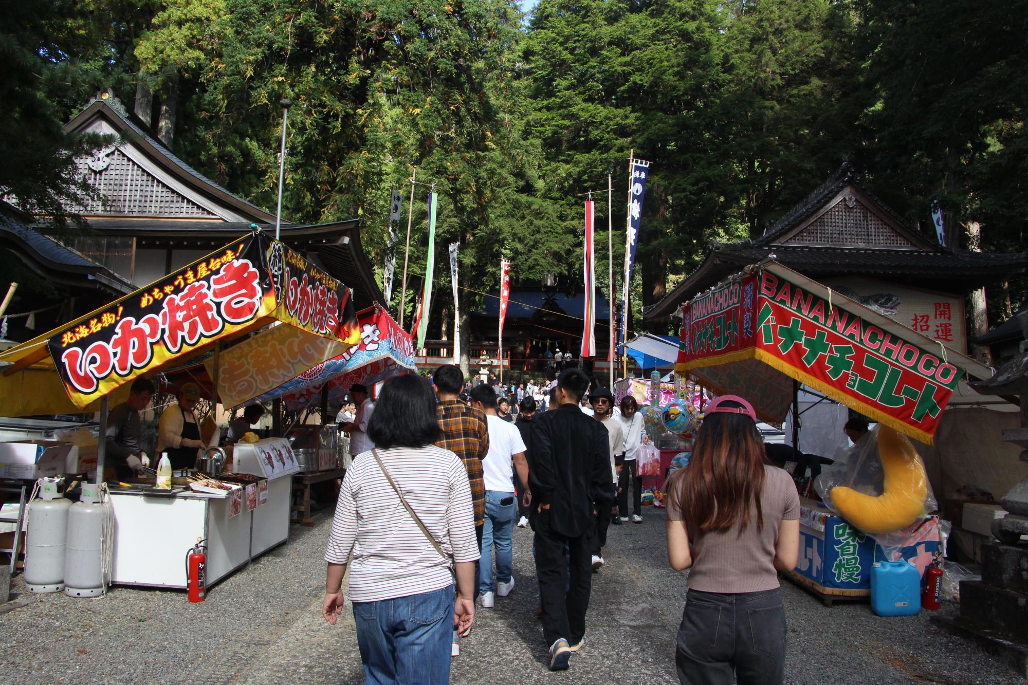祭り会場の様子