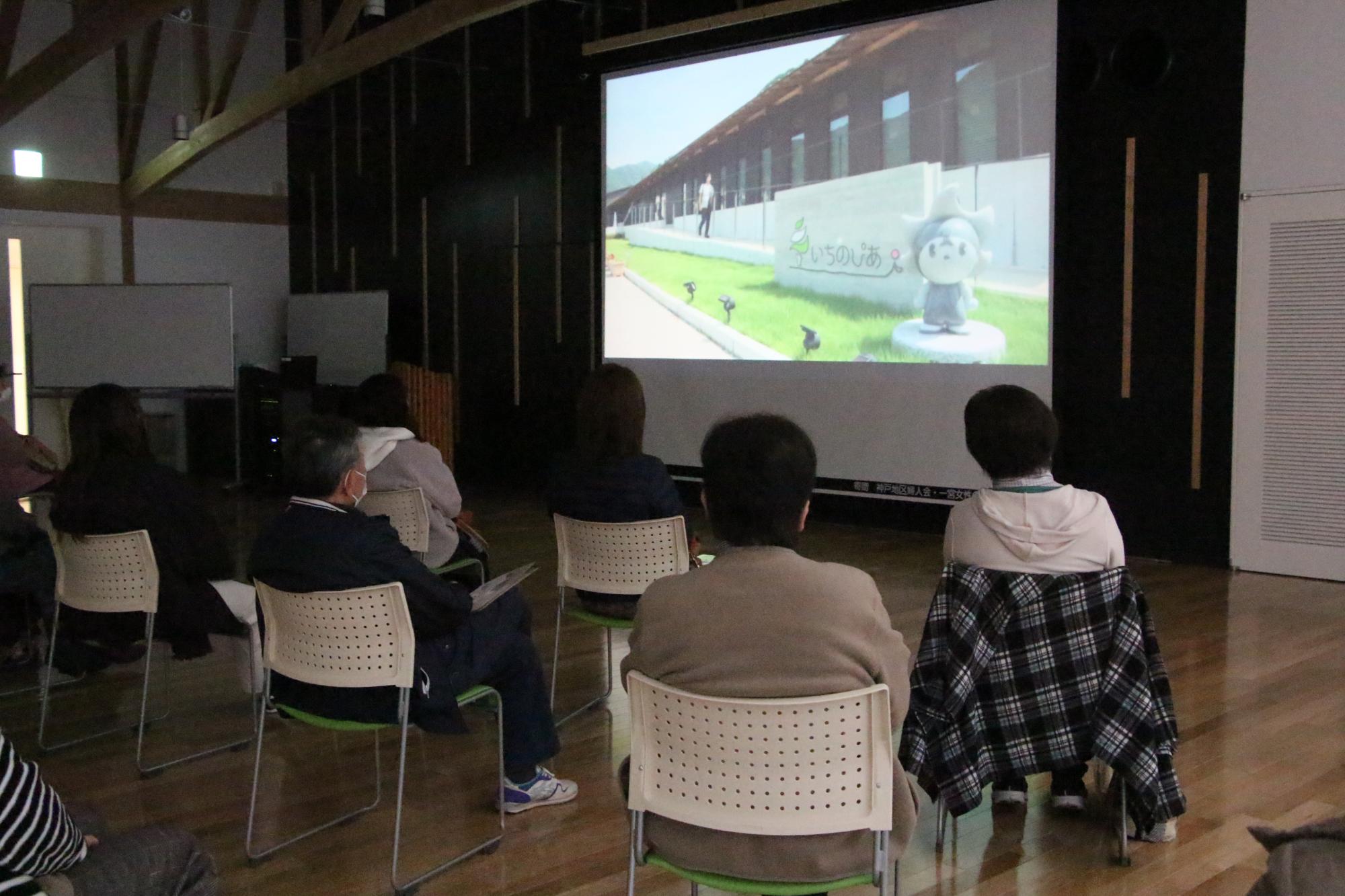 自主製作映画「山間のあかり」の上映会の写真