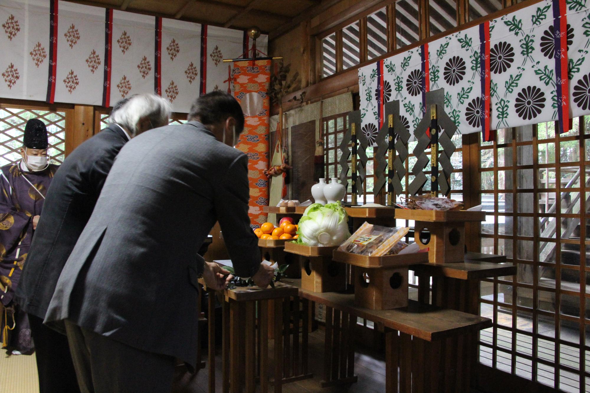 大祓式の神事の様子