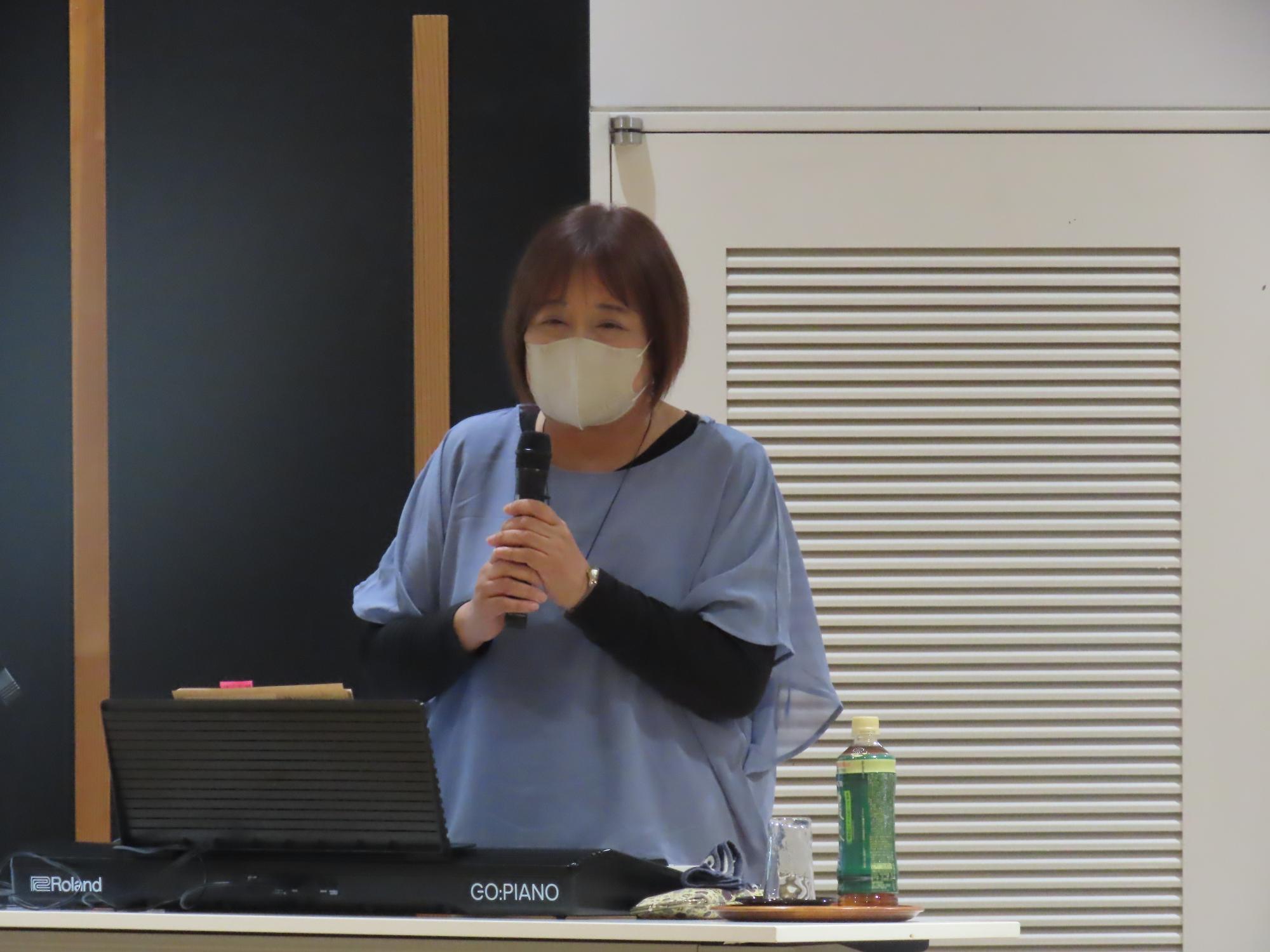 講師の日下由美子さん