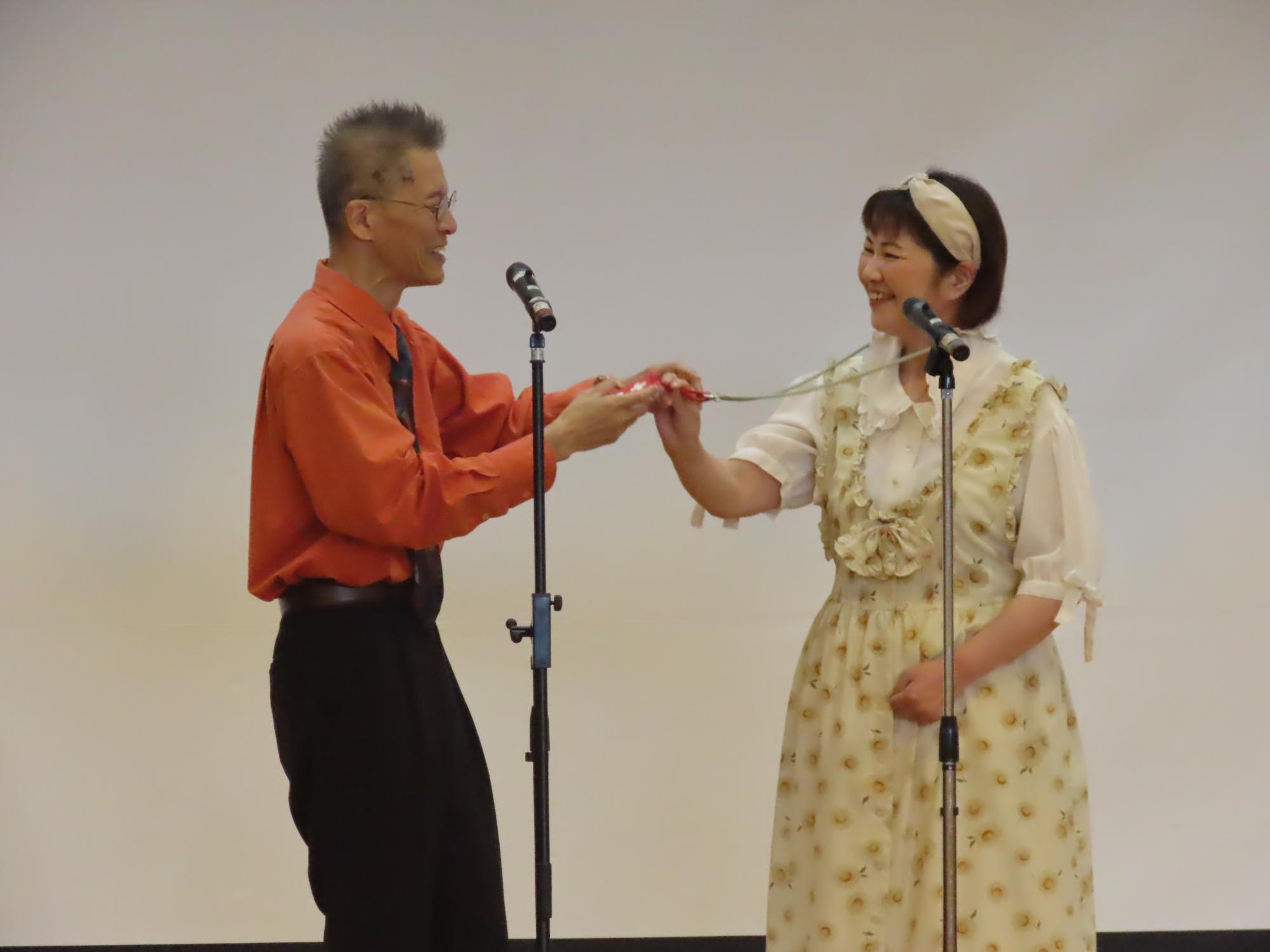 夫婦漫才の様子