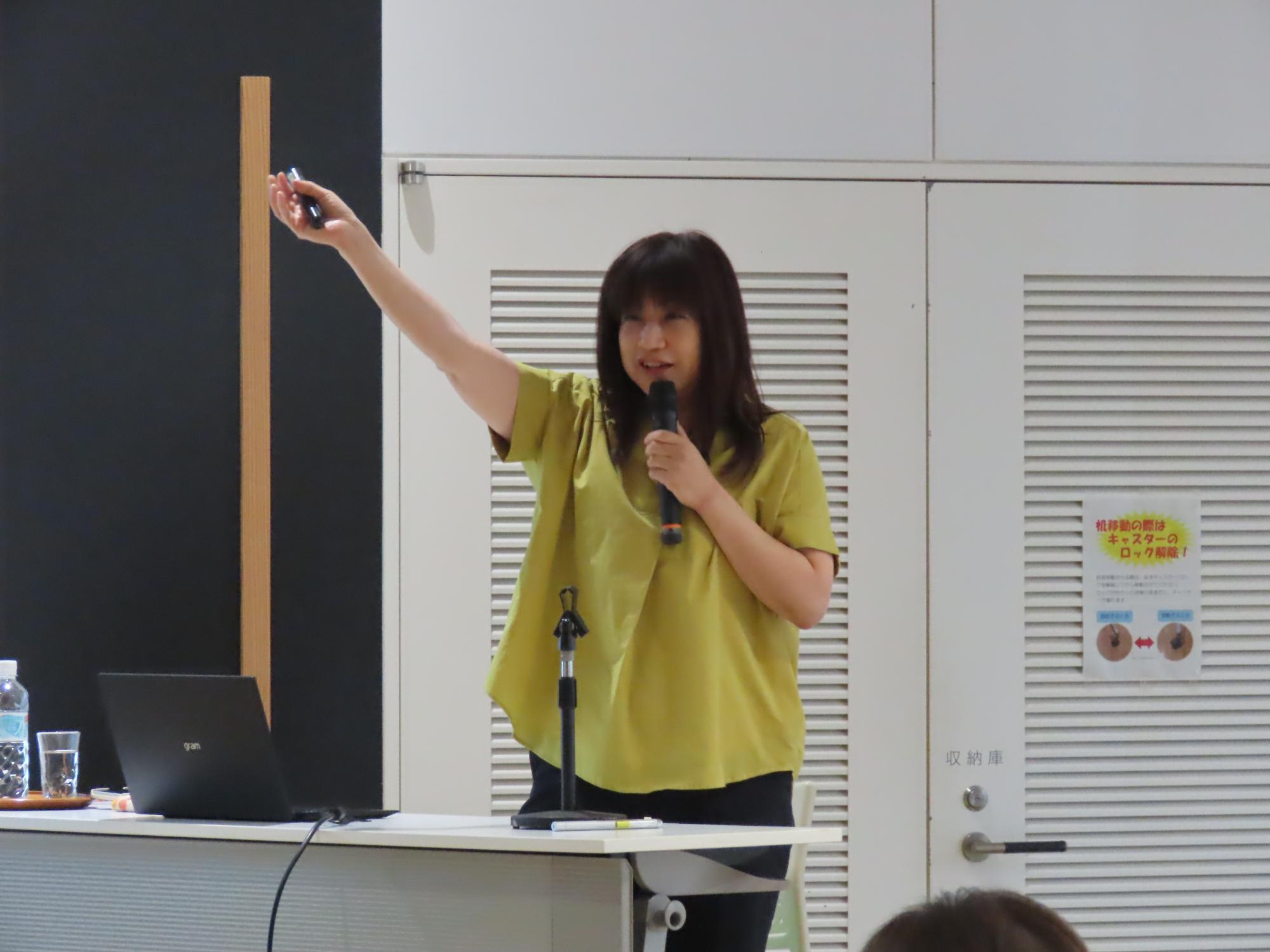 講師の安藤恵子さん