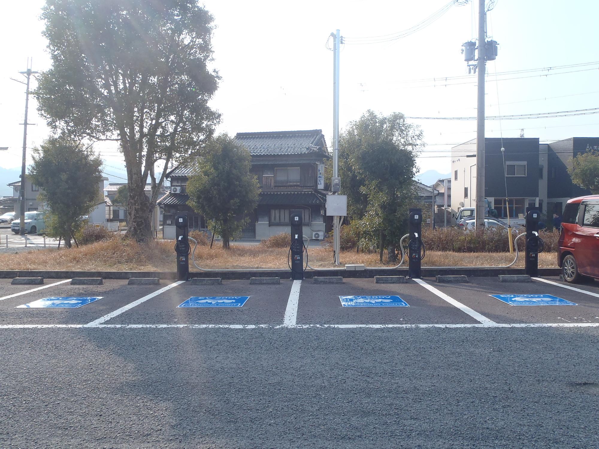 宍粟市役所に設置された普通充電器の写真