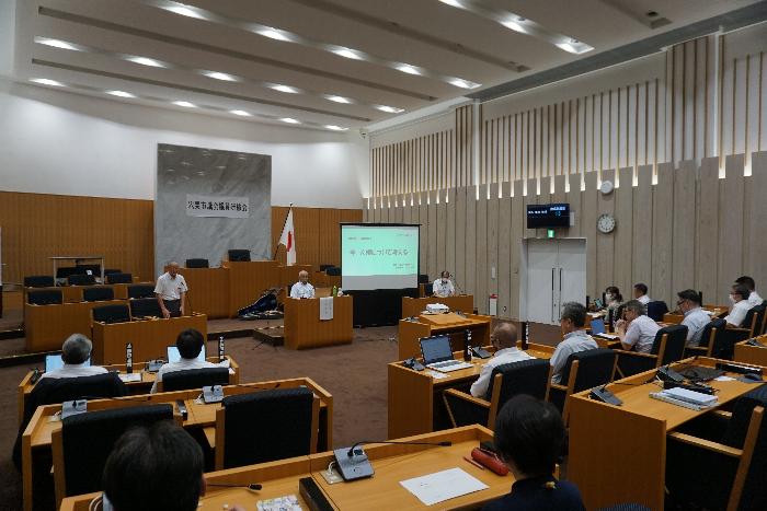 令和6年度議員研修会の会場全体写真