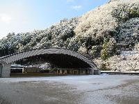 学遊館アイビードーム、朝日に輝く雪景色