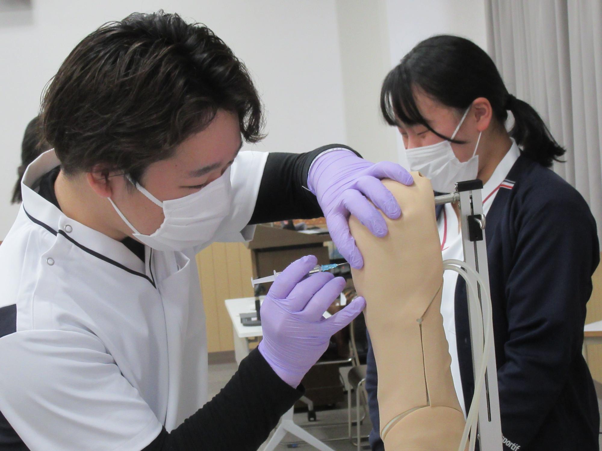 新人実技研修の様子
