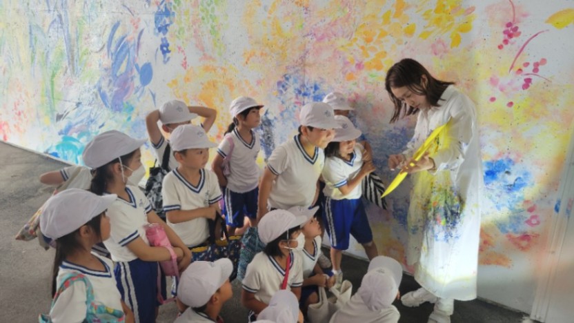 2023年7月6日の山崎インター歩行者通路写真はりま一宮小学校1年生来訪写真2