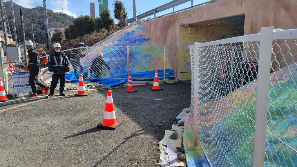 2月7日の山崎インタ－歩行者用通路リニューアル事業の写真2枚目